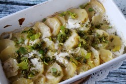 Картошка с мясом в сметане в духовке