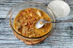 Тушеная картошка с мясом в сметане