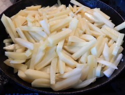 Картошка с опятами жареная