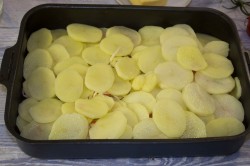 название картинки Картошка с помидорами и сыром в духовке