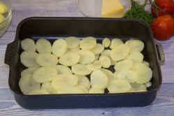 название картинки Картошка с помидорами и сыром в духовке