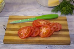 название картинки Картошка с помидорами и сыром в духовке