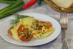 название картинки Картошка с помидорами и сыром в духовке