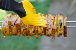 название картинки Картошка с салом на шампурах на мангале