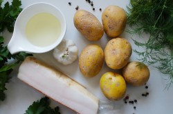 название картинки Картошка с салом на шампурах на мангале