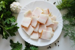 название картинки Картошка с салом на шампурах на мангале