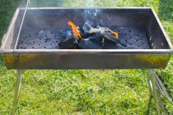 название картинки Картошка с салом на шампурах на мангале