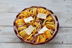 название картинки Картошка с тыквой в духовке запеченная