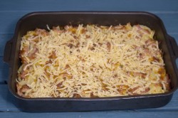 Картошка с ветчиной и сыром в духовке