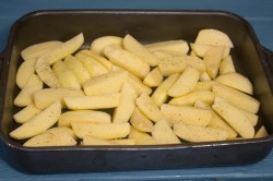 Картошка с ветчиной и сыром в духовке