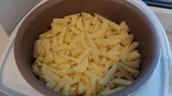 название картинки Картошка тушеная с капустой в мультиварке