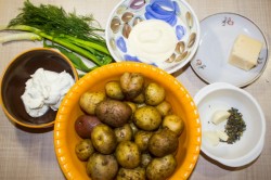 Картошка в чесночном соусе запеченная в духовке - шаг 1 Картошка в чесночном соусе запеченная в духовке - шаг 1