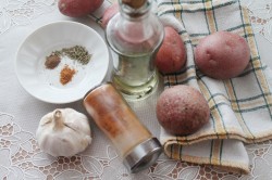 Картошка в мундире нарезанная ломтиками