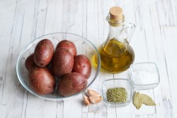 название картинки Картошка в мундире в духовке