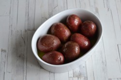 название картинки Картошка в мундире в духовке