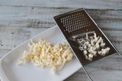 Картошка в сметане с сыром в духовке