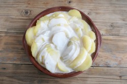 Картошка в сметане в духовке