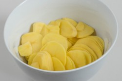 название картинки Картошка запеченная в сметане в духовке