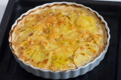 название картинки Картошка запеченная в сметане в духовке