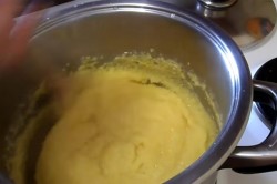 Каша молочно кукурузная