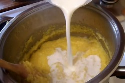 Каша молочно кукурузная