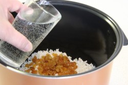 Рисовая каша на воде и молоке в мультиварке