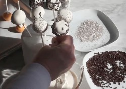 название картинки Кейк попсы в глазури