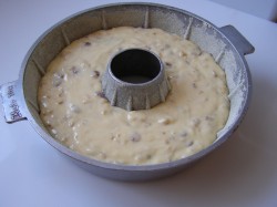 Кекс ореховый на сметане и кефире - шаг 8 Кекс ореховый на сметане и кефире - шаг 8