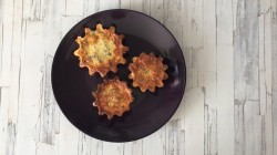 Кексы из куриного фарша с сыром