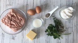 Кексы из куриного фарша с сыром