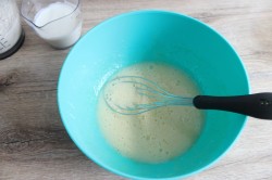 название картинки Кексы капкейки Розы с кремом