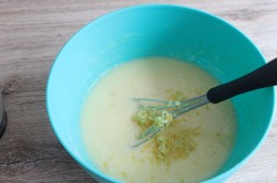 название картинки Кексы капкейки Розы с кремом