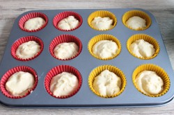 название картинки Кексы капкейки Розы с кремом