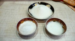 название картинки Кисло-сладкие огурцы на зиму в банках без уксуса