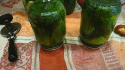 название картинки Кисло-сладкие огурцы на зиму в банках без уксуса