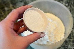 Кислые оладьи на дрожжах пышные