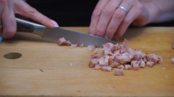 название картинки Классическая окрошка по Сибирски с ветчиной