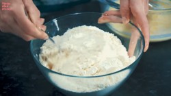 Классические беляши с сочной мясной начинкой - шаг 10