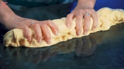 Классические беляши с сочной мясной начинкой - шаг 20