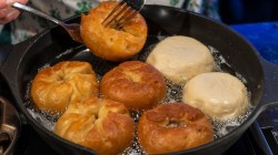 Классические беляши с сочной мясной начинкой - шаг 27