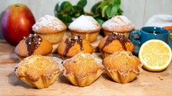 Ванильные кексы с грецкими орехами, изюмом и шоколадом