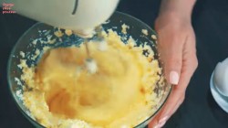 Ванильные кексы с грецкими орехами, изюмом и шоколадом