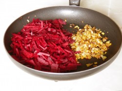 название картинки Горячий свекольник классический с мясом