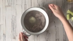 название картинки Классический жульен с курицей и грибами