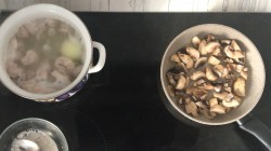 название картинки Классический жульен с курицей и грибами