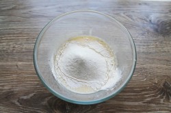 название картинки Простой кляр для рыбы с яйцом