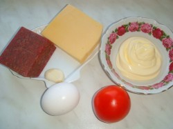 название картинки Классический Восточный Салат с колбасой