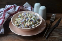 Классическое оливье курицей - шаг 10