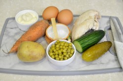 Классическое оливье курицей - шаг 1