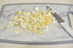 Классическое оливье курицей - шаг 7